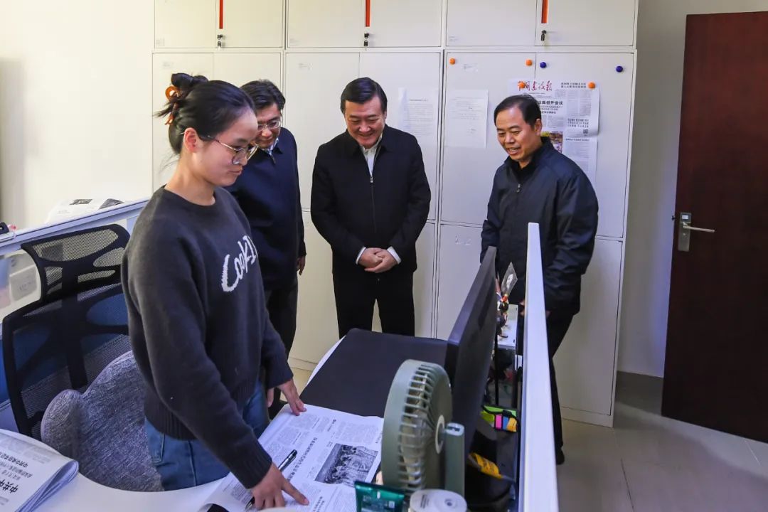 传播权威声音 讲好住建故事 担当新的文化使命——倪虹调研中国建设报社侧记