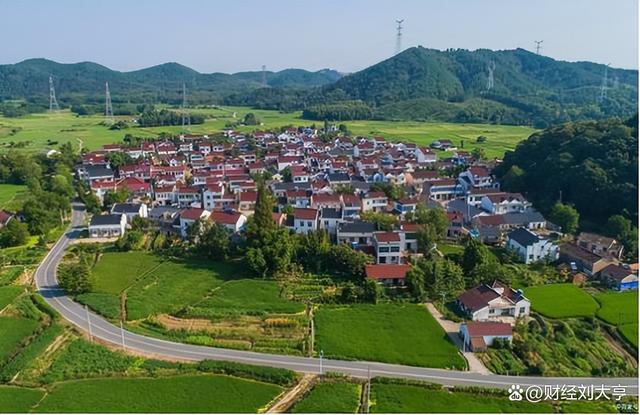回顾中央确定建设工程：2023年起农村全面推进5大工程村村都有(图1)